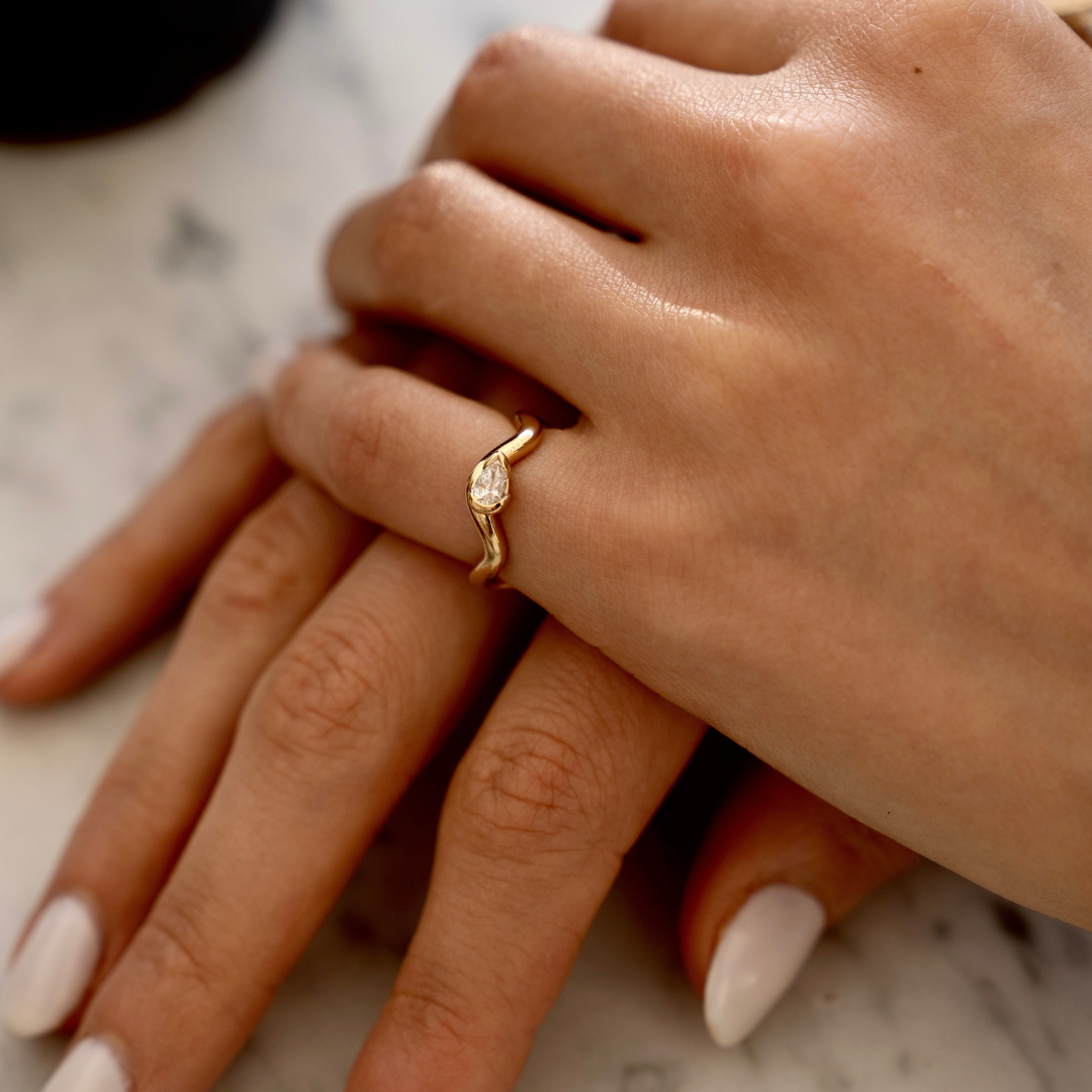 SETTE Jewelry | Coquette Pinky Ring | Viral 18K Gold Pear Diamond Ring