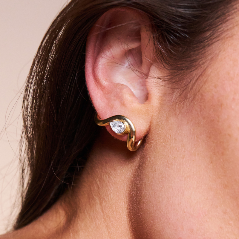 Coquette Curve Stud